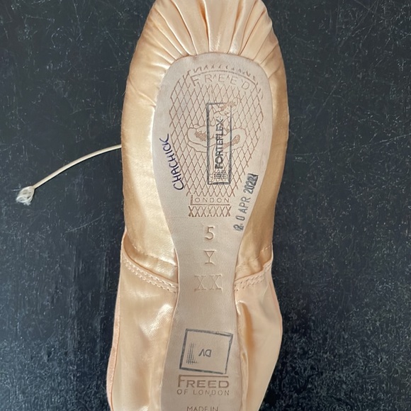 Freed of London Custom Pointe Shoes - Picture 3 of 4
